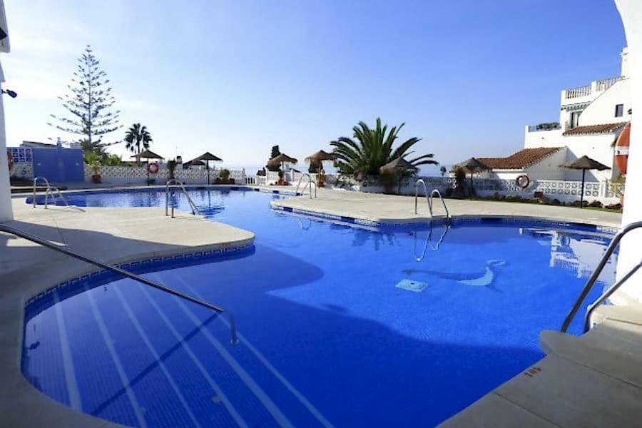 Hotel Bajamar Ancladero Playa เนร์คา ภายนอก รูปภาพ