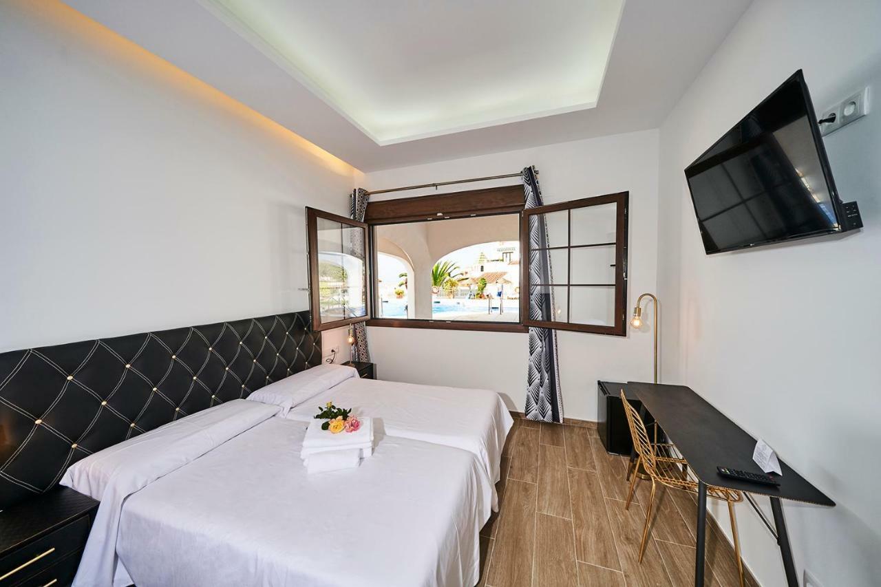 Hotel Bajamar Ancladero Playa เนร์คา ภายนอก รูปภาพ