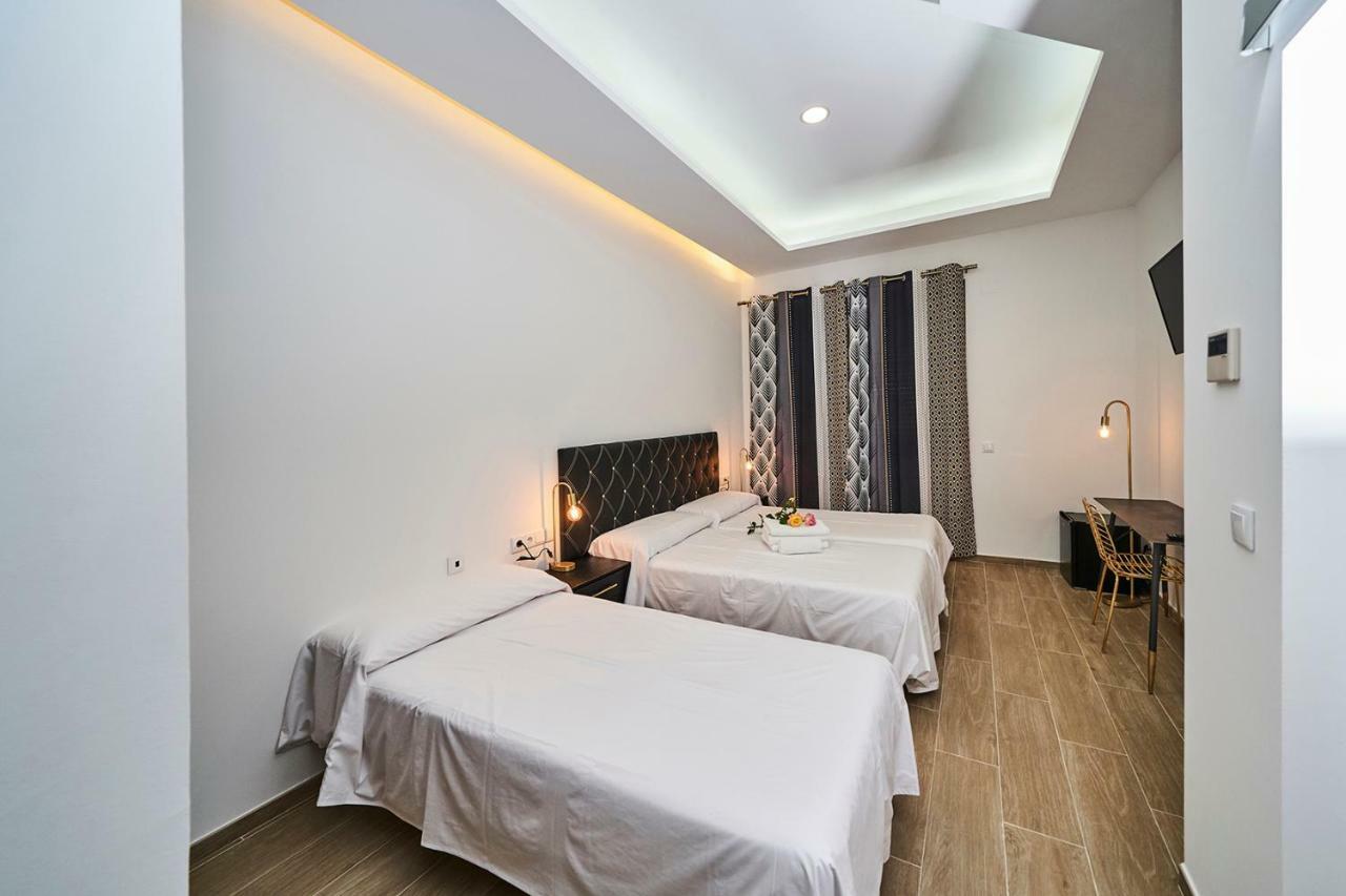 Hotel Bajamar Ancladero Playa เนร์คา ภายนอก รูปภาพ