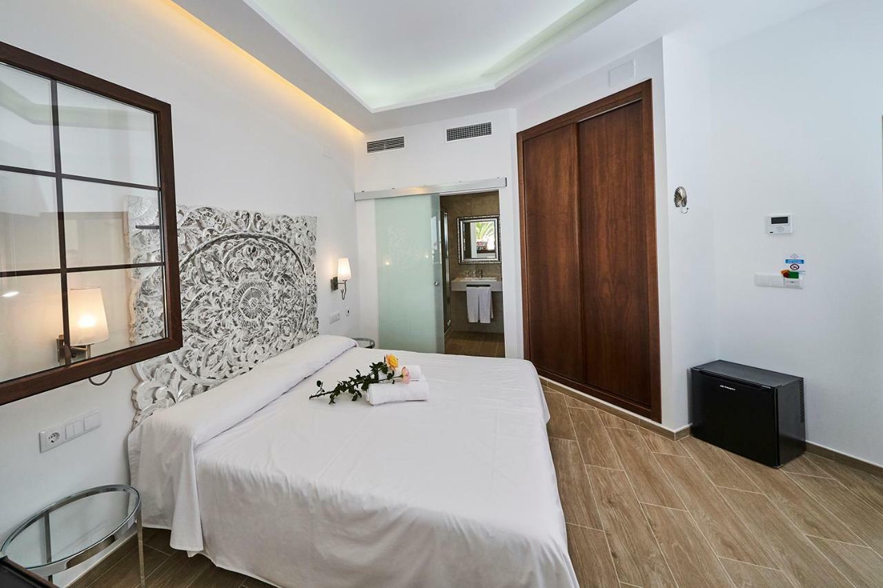 Hotel Bajamar Ancladero Playa เนร์คา ภายนอก รูปภาพ